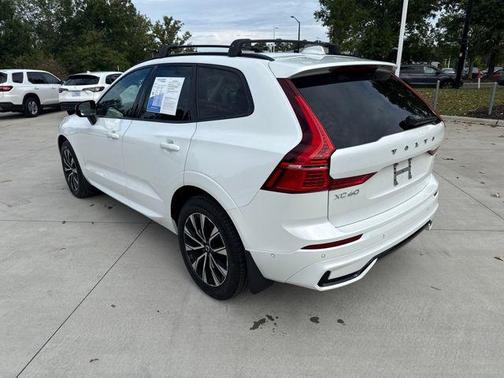 2024 Volvo XC60 B5 Plus Dark Theme