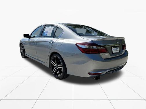 Lunar Silver Metallic 2017 Honda Accord Sport SE