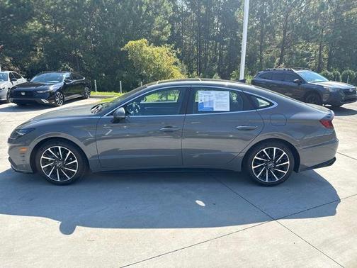 2022 Hyundai SONATA Limited
