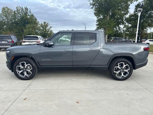 2024 Rivian R1T Adventure