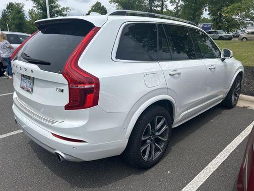 2019 Volvo XC90 T5 Momentum