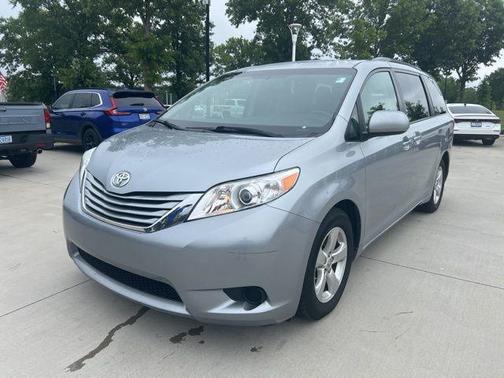 2015 Toyota Sienna LE