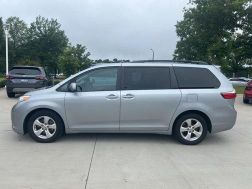 2015 Toyota Sienna LE