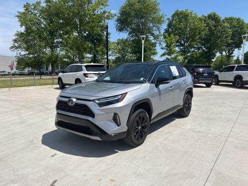 2023 Toyota RAV4 Hybrid SE