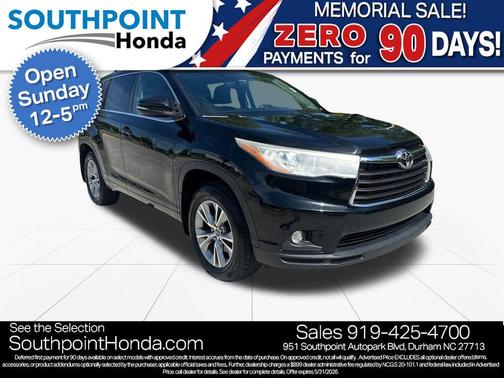 Midnight Black Metallic 2016 Toyota Highlander LE Plus