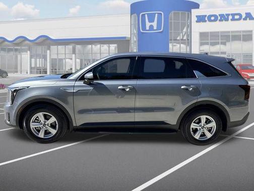 2025 Kia Sorento LX