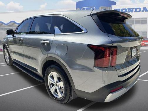2025 Kia Sorento LX