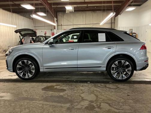 2025 Audi Q8 Premium Plus 55 TFSI quattro
