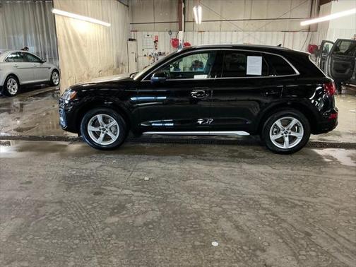 2024 Audi Q5 Premium 40 TFSI quattro S tronic