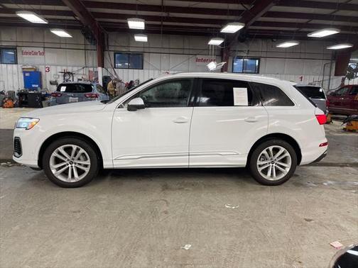 2025 Audi Q7 Premium Plus 55 TFSI quattro Tiptronic