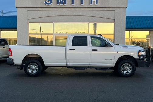 2022 RAM 3500 Tradesman Crew Cab 4x4 8' Box