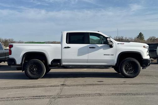 2024 Chevrolet Silverado 2500 4WD Crew Cab Standard Bed ZR2