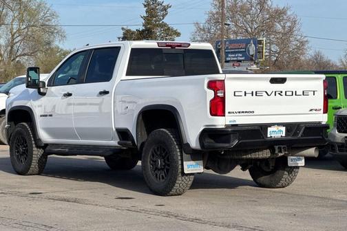 2024 Chevrolet Silverado 2500 4WD Crew Cab Standard Bed ZR2