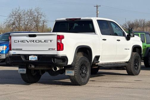 2024 Chevrolet Silverado 2500 4WD Crew Cab Standard Bed ZR2