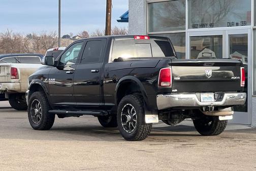 2017 RAM 2500 Laramie Crew Cab 4x4 6'4' Box