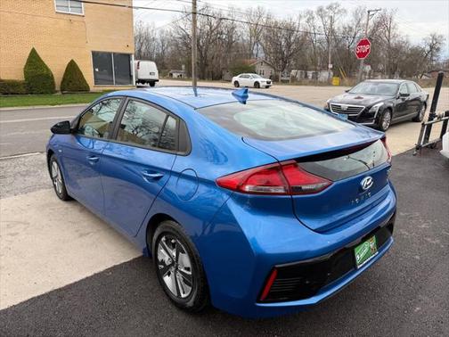 2017 Hyundai IONIQ Hybrid Blue