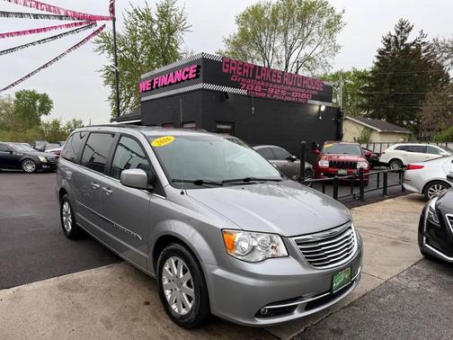 2016 Chrysler Town & Country Touring