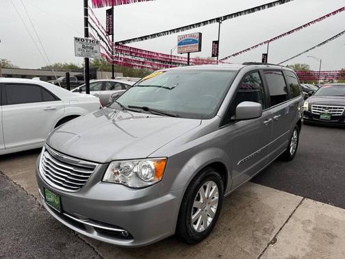 2016 Chrysler Town & Country Touring