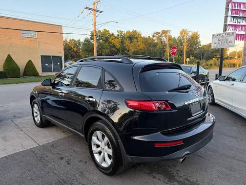 2004 INFINITI FX35 Base