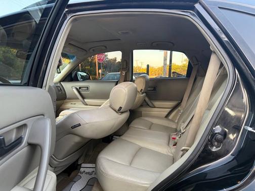 2004 INFINITI FX35 Base