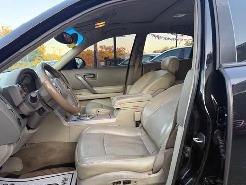 2004 INFINITI FX35 Base