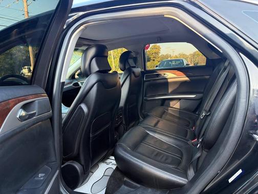 2016 Lincoln MKZ Base