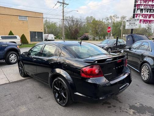 2013 Dodge Avenger SXT 4dr Sedan