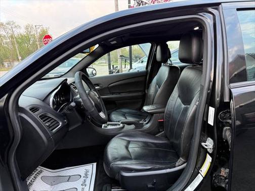 2013 Dodge Avenger SXT 4dr Sedan