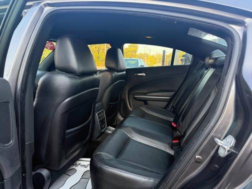 2015 Dodge Charger SXT