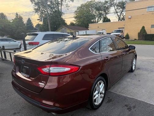 2016 Ford Fusion SE