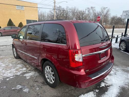 2011 Chrysler Town & Country Touring-L