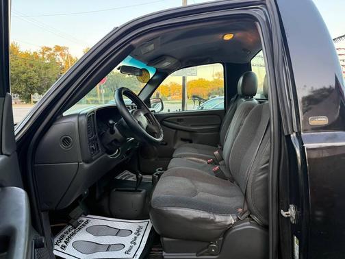 2004 Chevrolet Silverado 2500 Work Truck