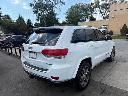 2018 Jeep Grand Cherokee Sterling Edition