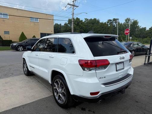 2018 Jeep Grand Cherokee Sterling Edition