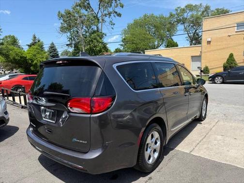 2018 Chrysler Pacifica Hybrid Touring L