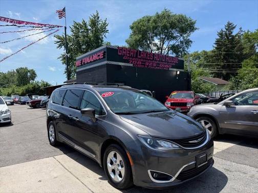 2018 Chrysler Pacifica Hybrid Touring L