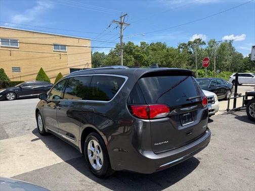 2018 Chrysler Pacifica Hybrid Touring L