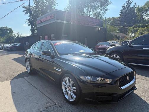 2019 Jaguar XE 25t 4dr Sedan