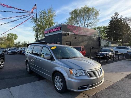 2016 Chrysler Town & Country Touring