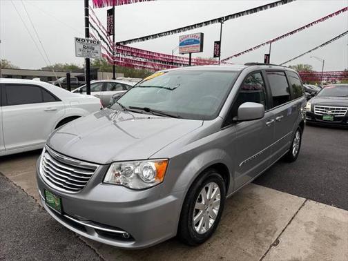 2016 Chrysler Town & Country Touring