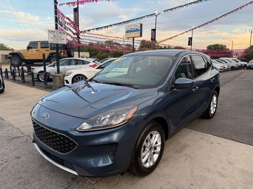 2020 Ford Escape SE