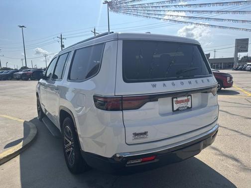 2022 Jeep Wagoneer Series III 4x4