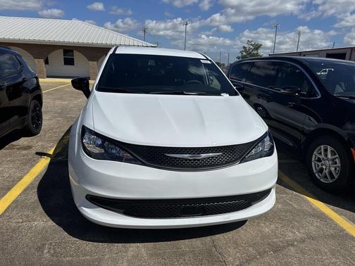 2026 Chrysler Voyager LX