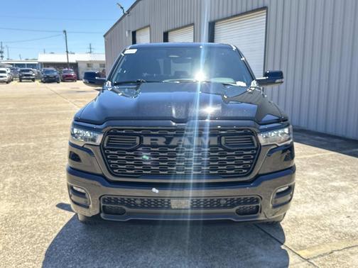 Diamond Black Crystal Pearlcoat 2026 RAM 1500 Big Horn/Lone Star