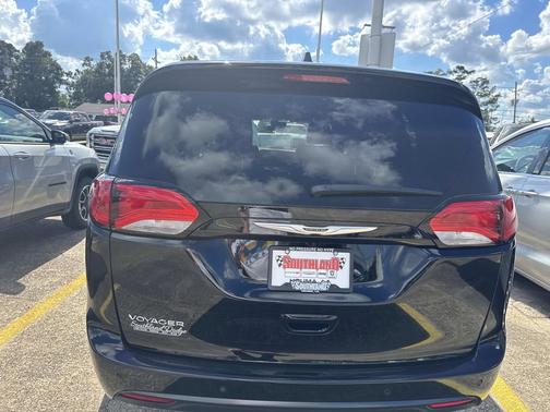 2026 Chrysler Voyager LX