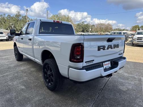 2026 RAM 3500 Big Horn Crew Cab 4x4 6'4' Box