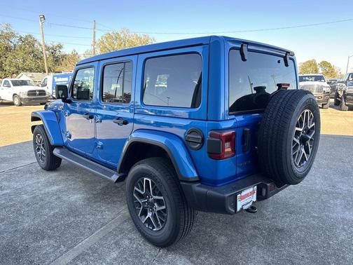 2026 Jeep Wrangler 4-Door Sahara 4x4