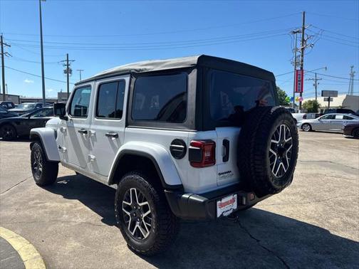 2025 Jeep Wrangler 4-Door Sahara 4x4