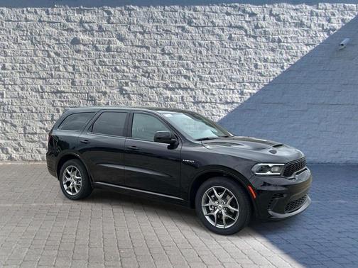 DB Black Clearcoat 2026 Dodge Durango GT HEMI V8