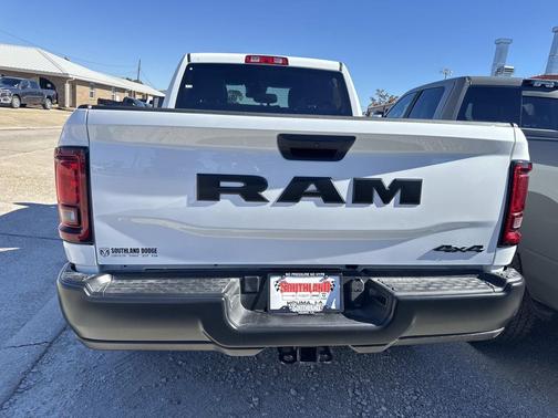 2026 RAM 2500 Tradesman Crew Cab 4x4 6'4' Box